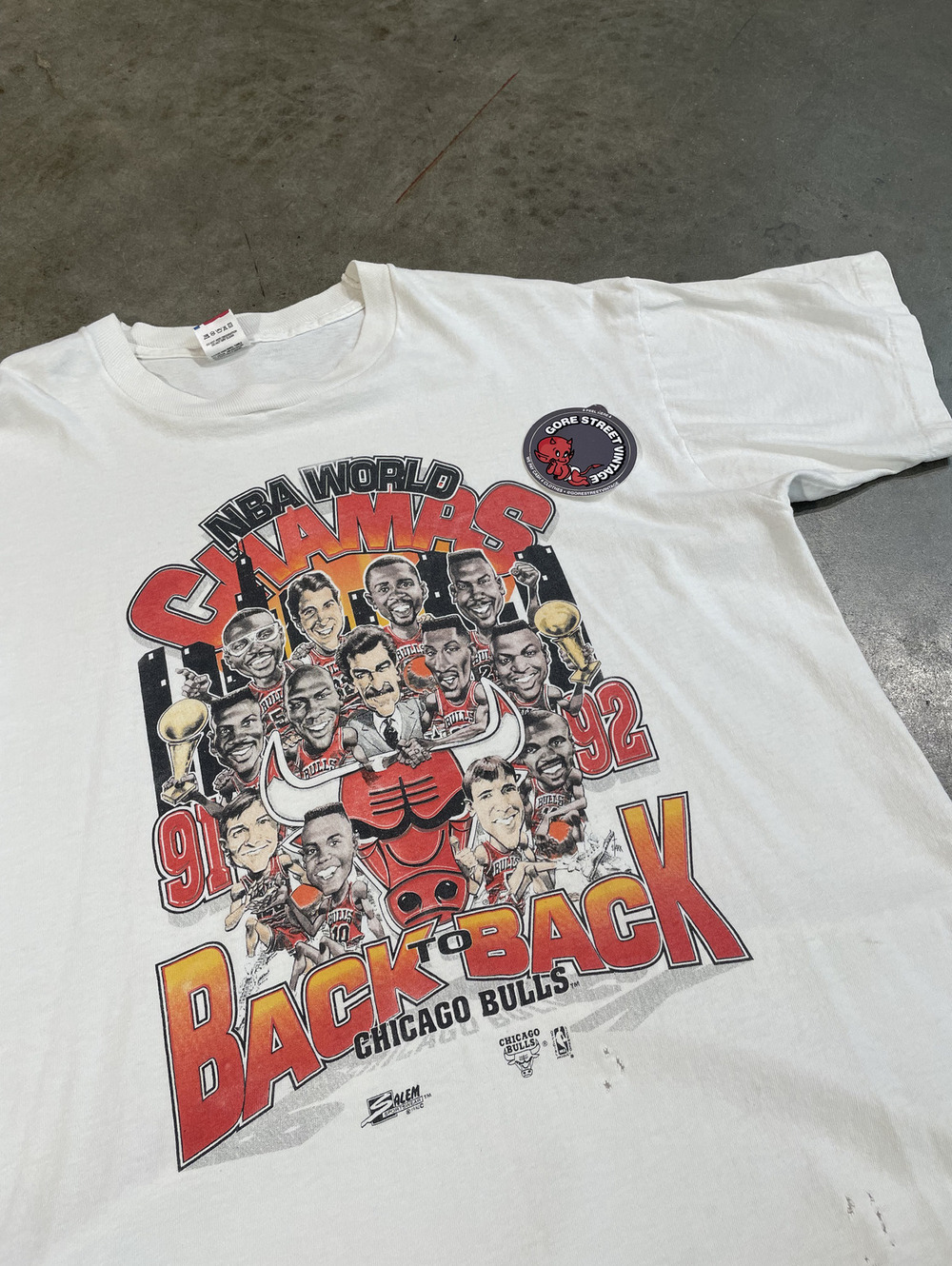 90s Chigaco Bulls NBA Champs Salem distressed Tee XL 23x29